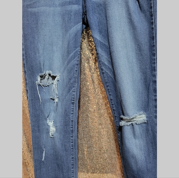 Flying Monkey Mid Rise Distressed Skinny Jeans Size 28. Medium/Dark Wash. - Picture 6 of 6